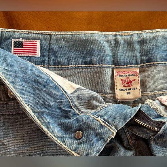 True Religion Denim Shorts Jeweled Hardware Sz 26 - Picture 3 of 4